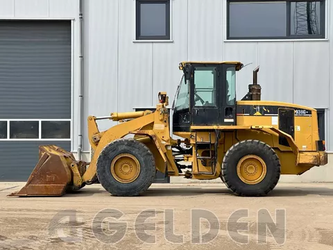 Caterpillar 938G II - Quickcoupler + Forks